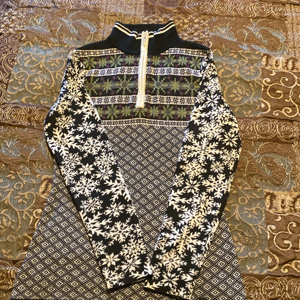 EUC Women’s Neve merino wool blend sweater